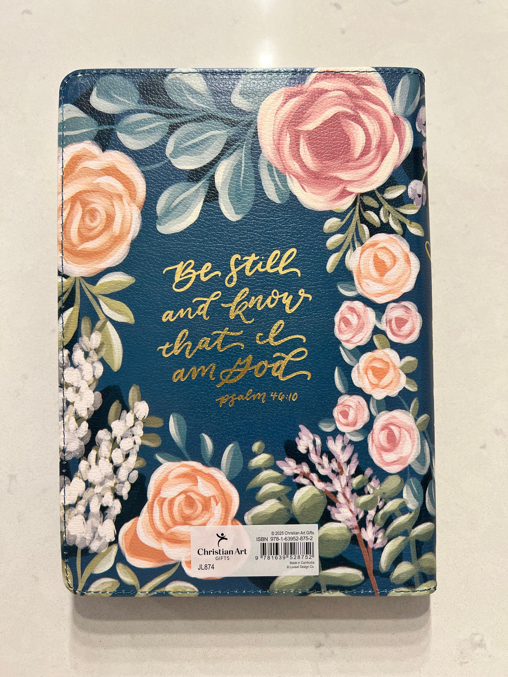 Libreta Cuero Azul Marino Floral con Cremallera “Matthew 22:37”
