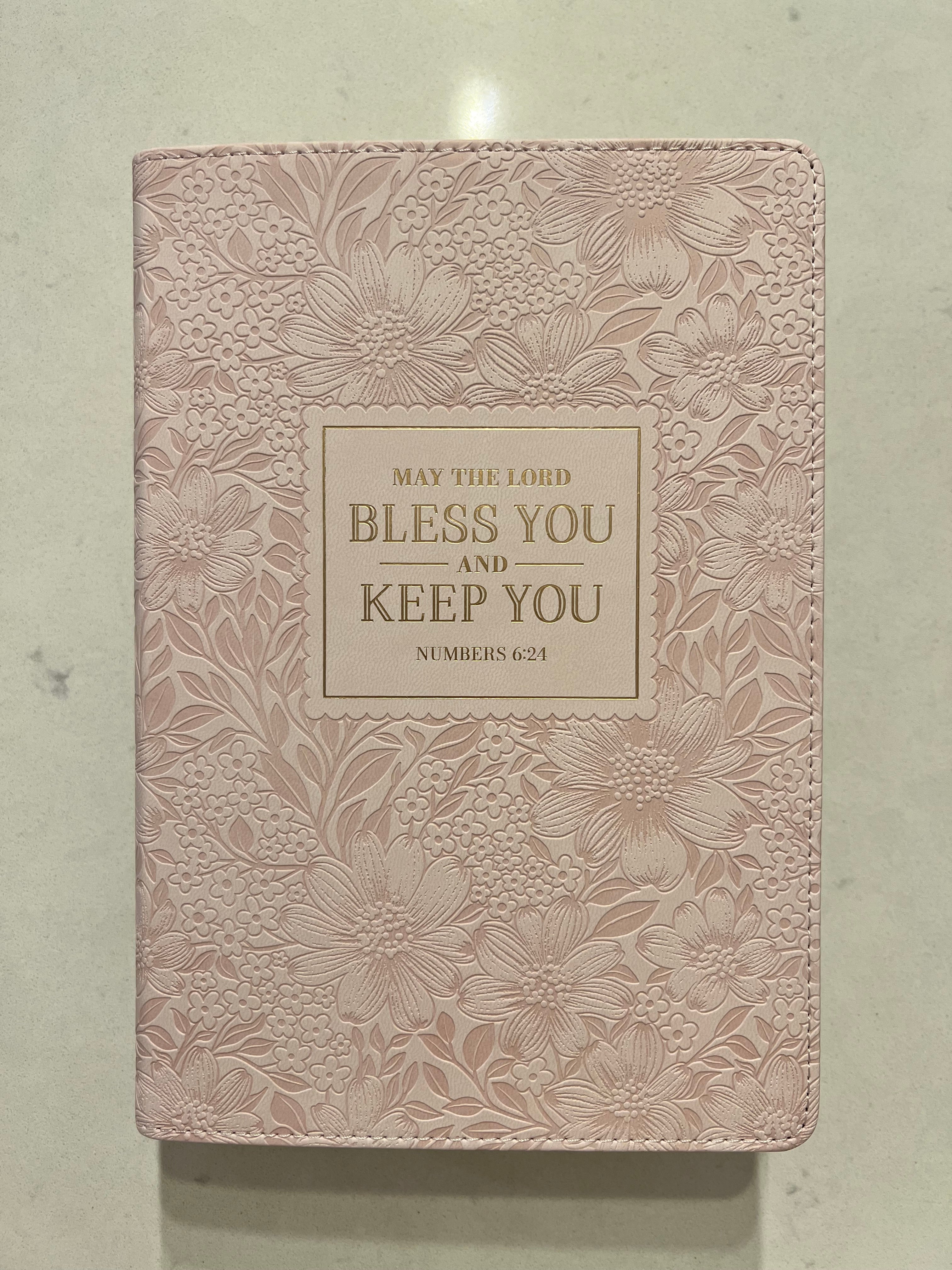 Libreta Cuero Rosa Pastel “Numbers 6:24”
