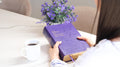 Nueva Biblia (NBLA) para el Estudio Inductivo, LeatherSoft™ Morada