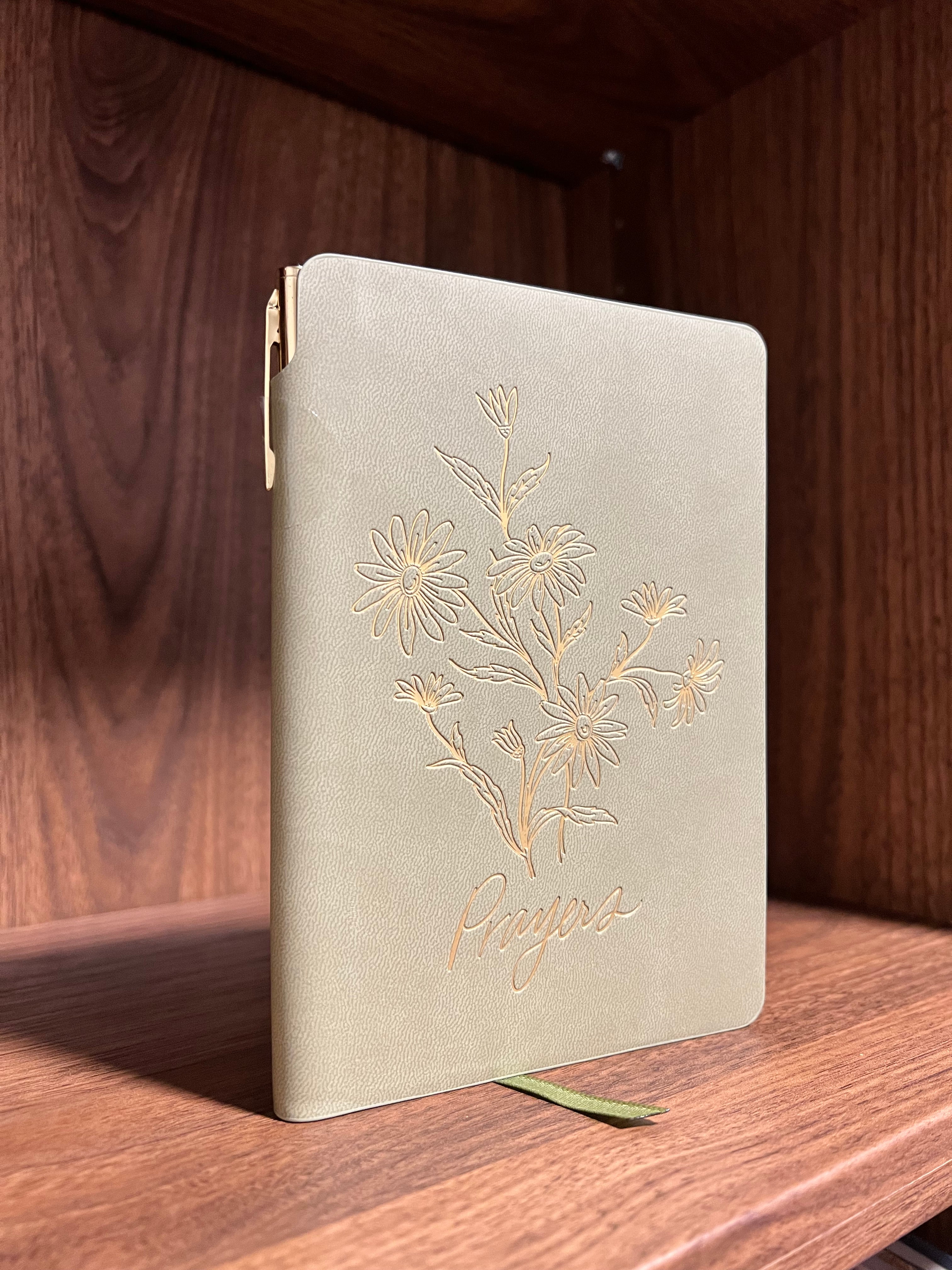 Libreta de Cuero Verde Oliva "Prayers" con Bolígrafo