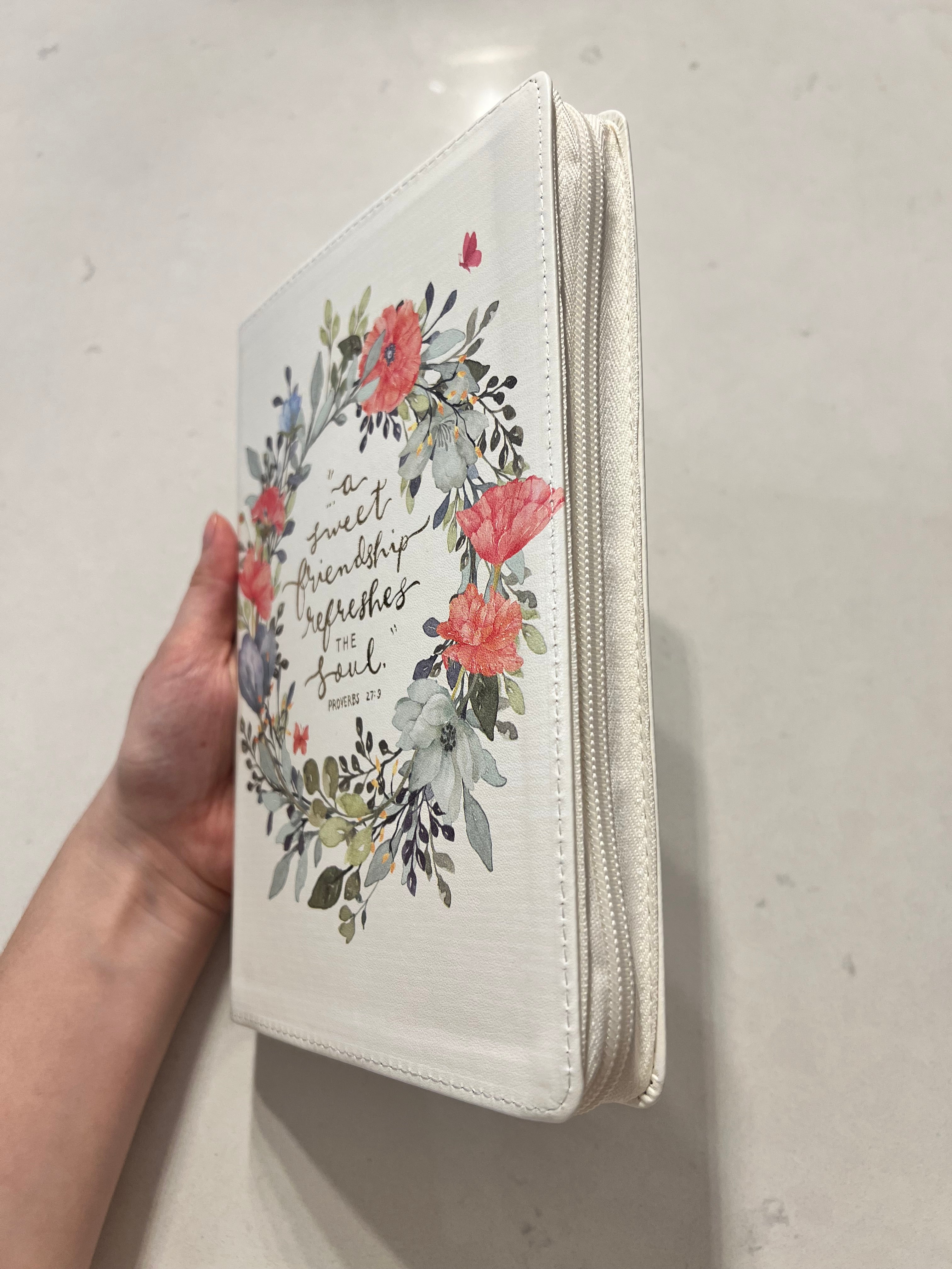 Libreta Cuero Blanco con Cremallera “Proverbs 27:9”