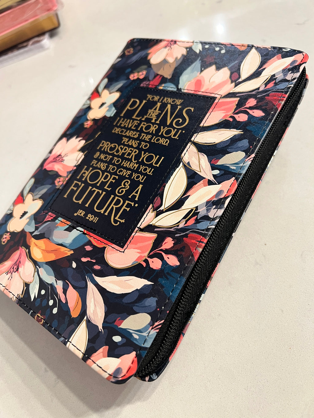 Libreta Cuero Floral con Cremallera “Jeremiah 29:11”