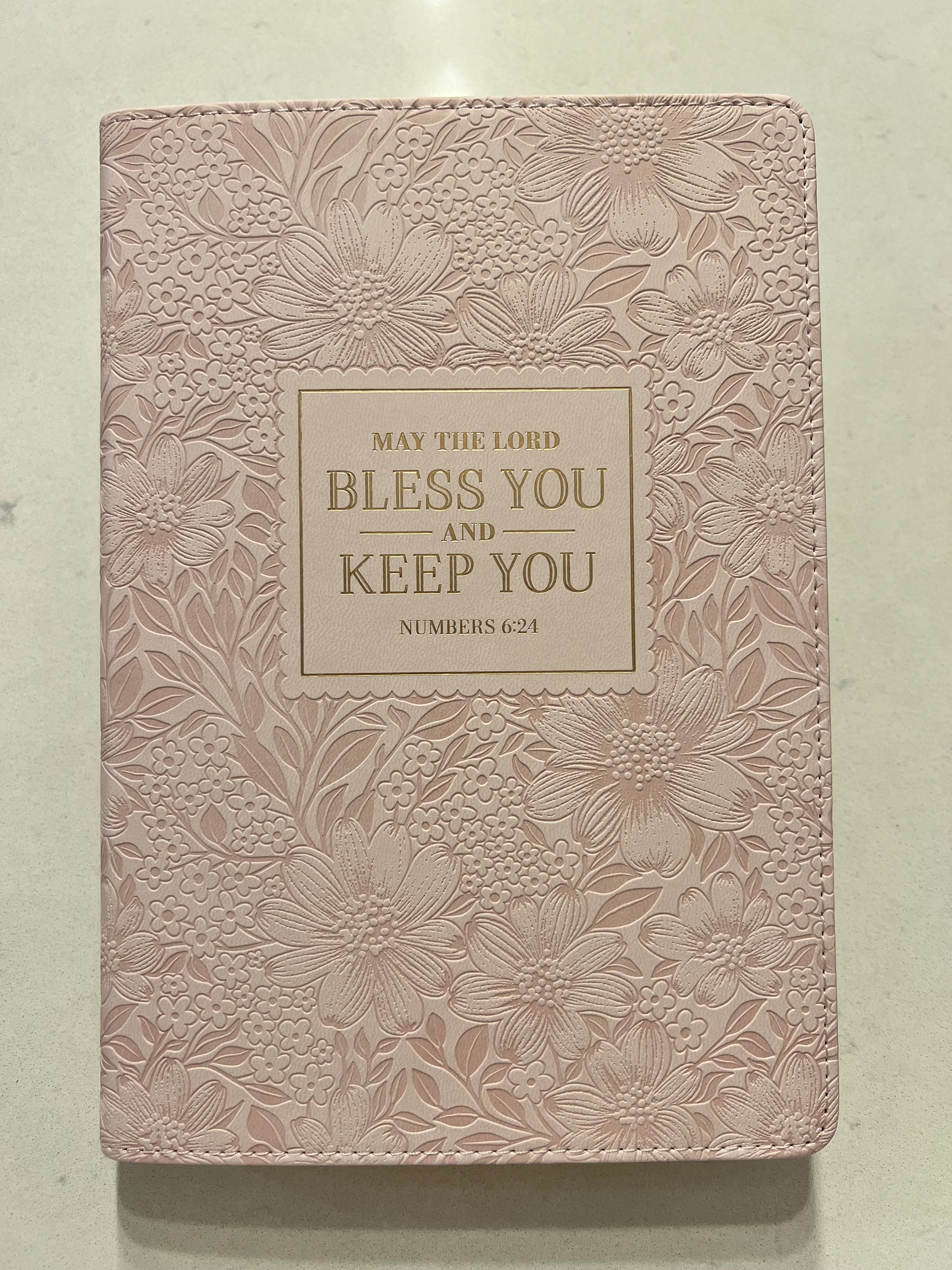 Libreta Cuero Rosa Pastel “Numbers 6:24”