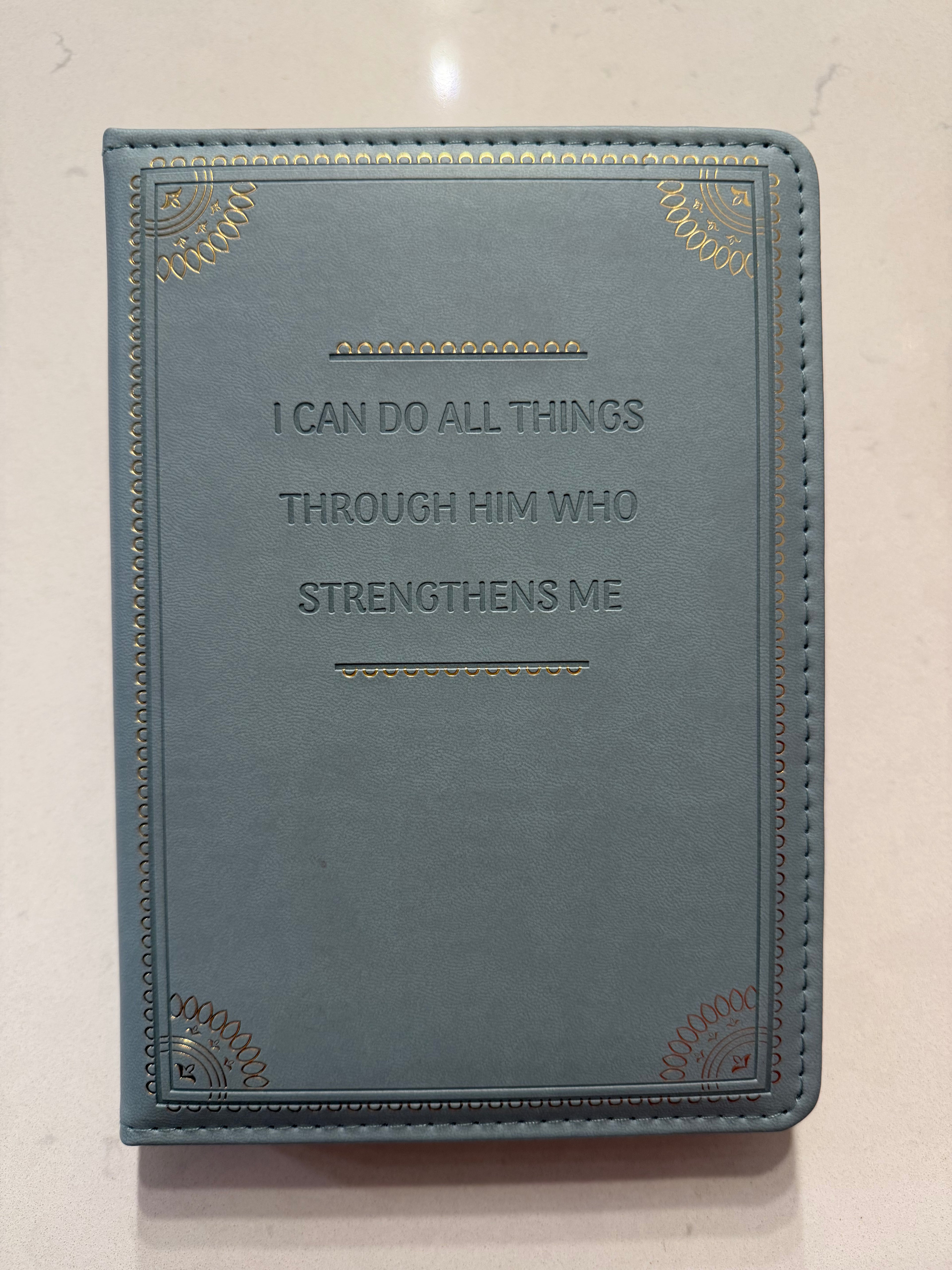 Libreta grande en cuero Azul "Philippians 4:13"