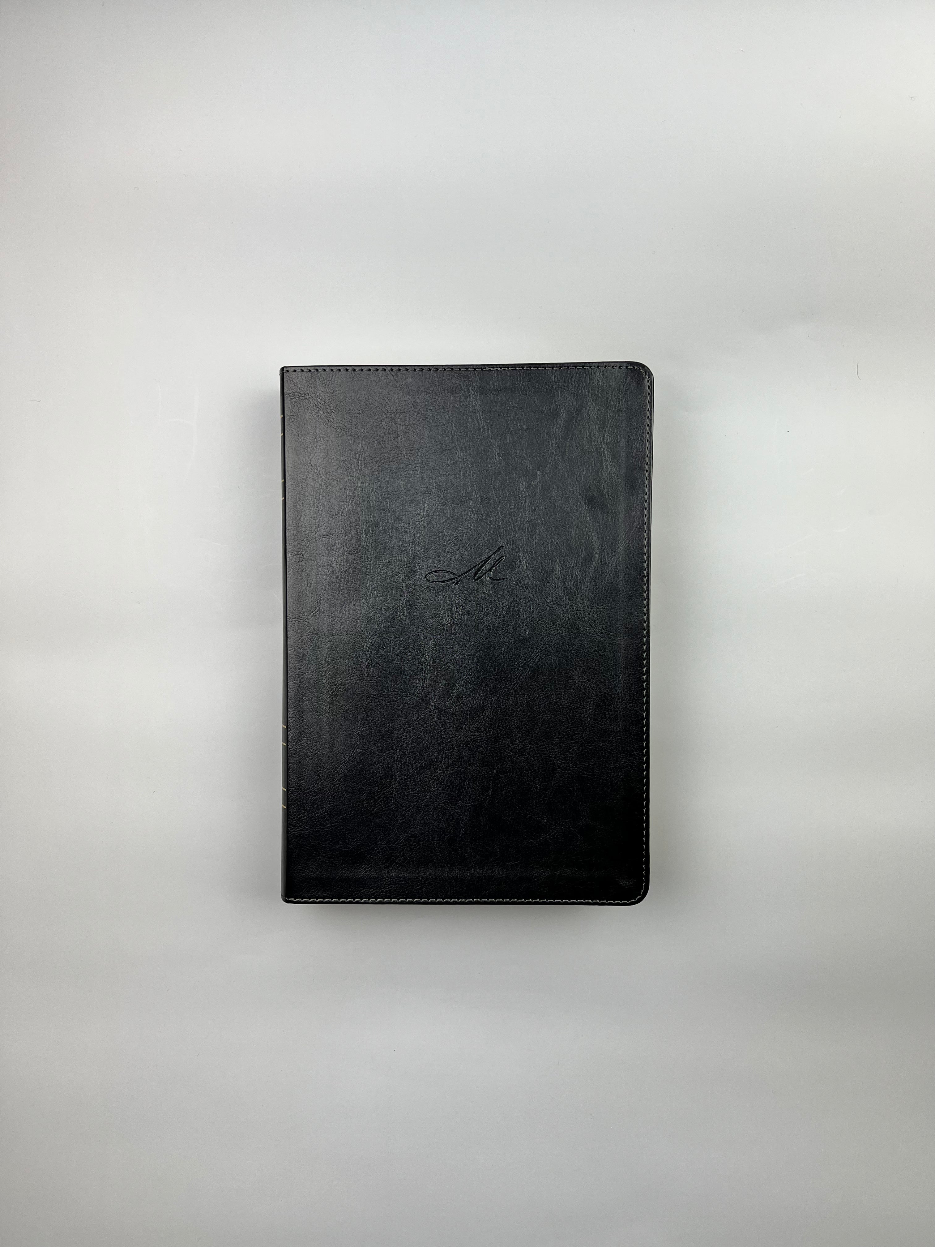 [Backordered] Biblia de Estudio MacArthur (NBLA), LeatherSoft™ Negro