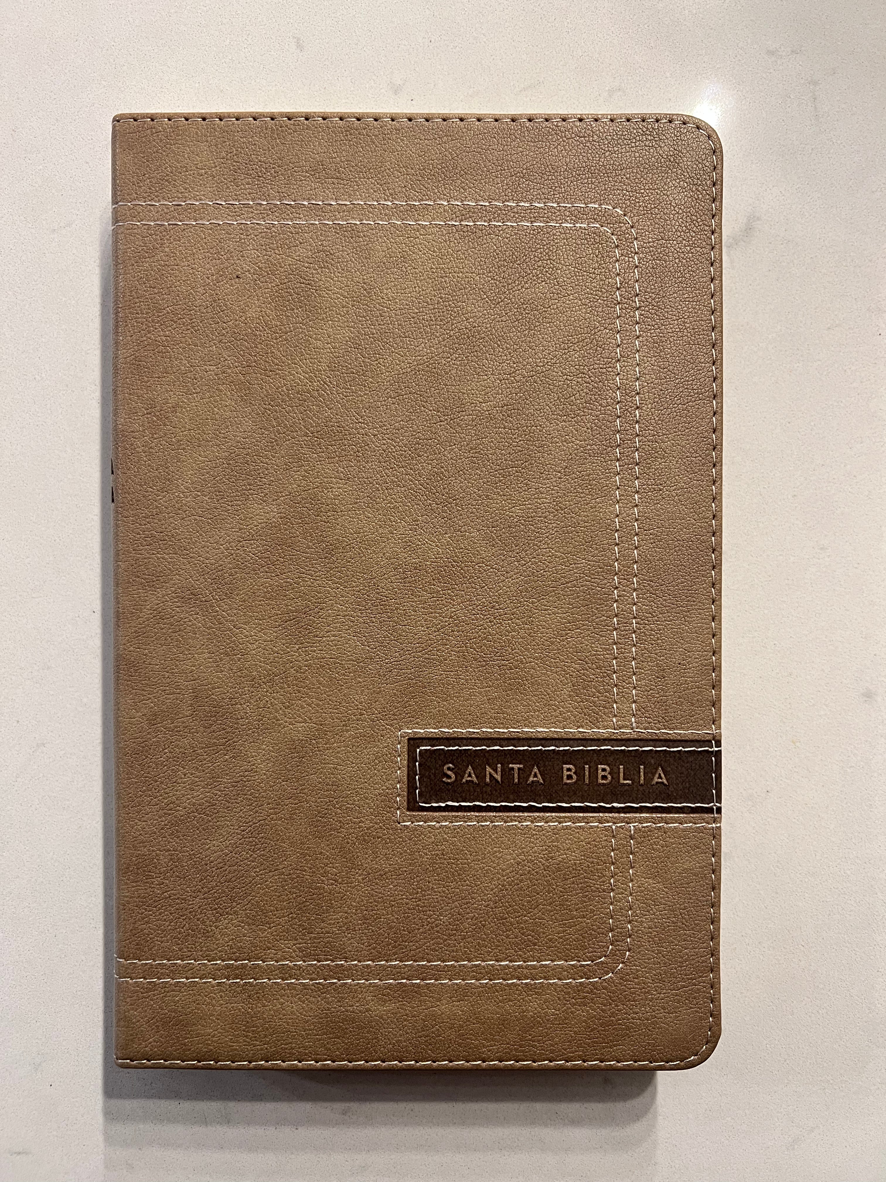 Santa Biblia (NBLA) Ultrafina Letra Grande, Leathersoft™ Beige