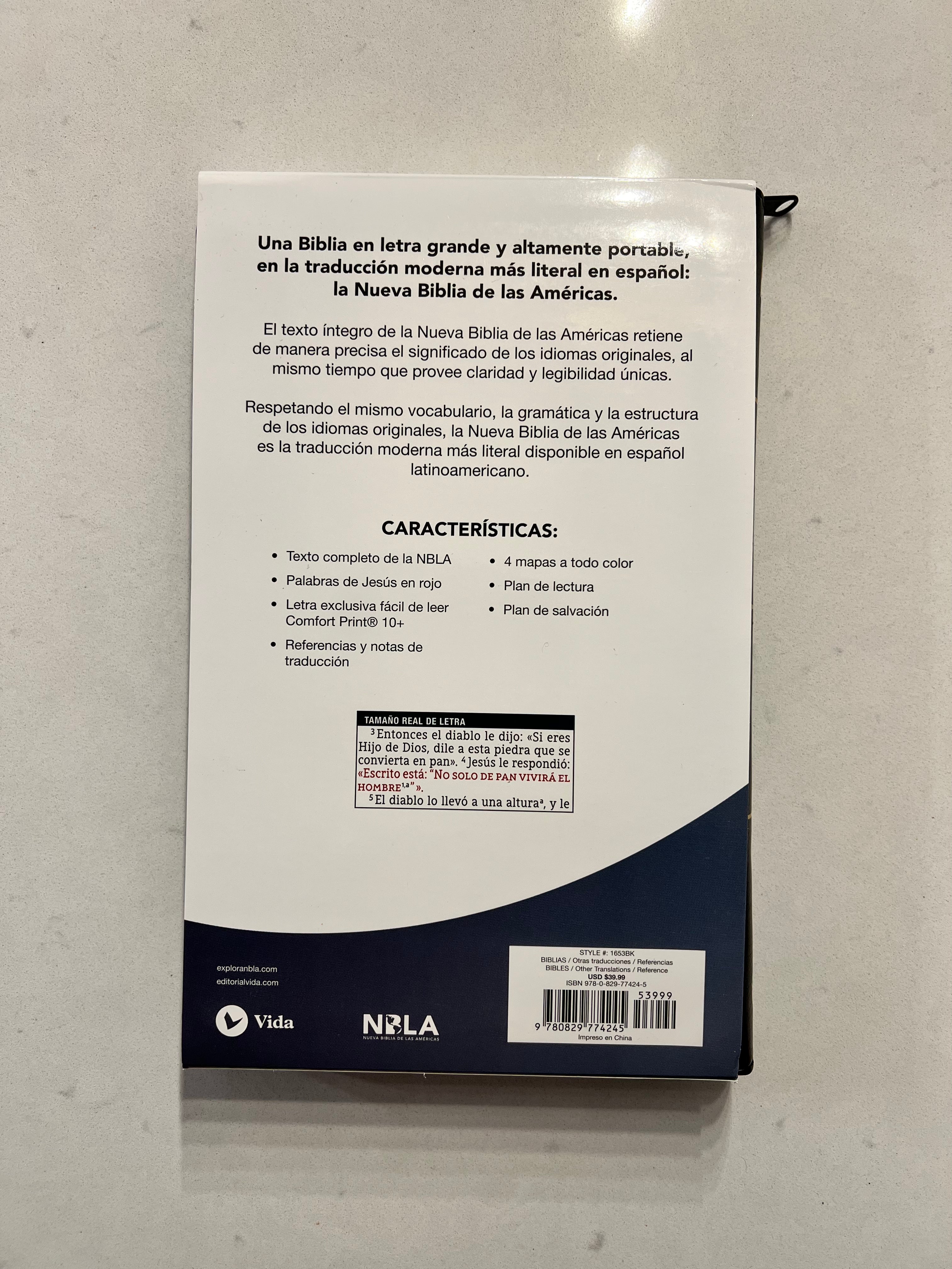 Santa Biblia (NBLA) Ultrafina Letra Grande, Leathersoft™ Negro con Cierre